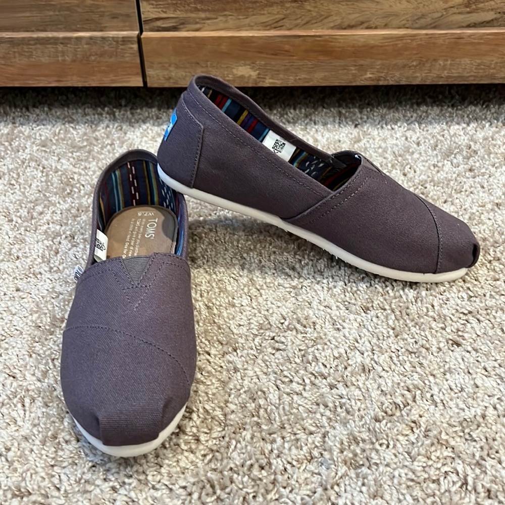 NWOT TOMS Alpargatas